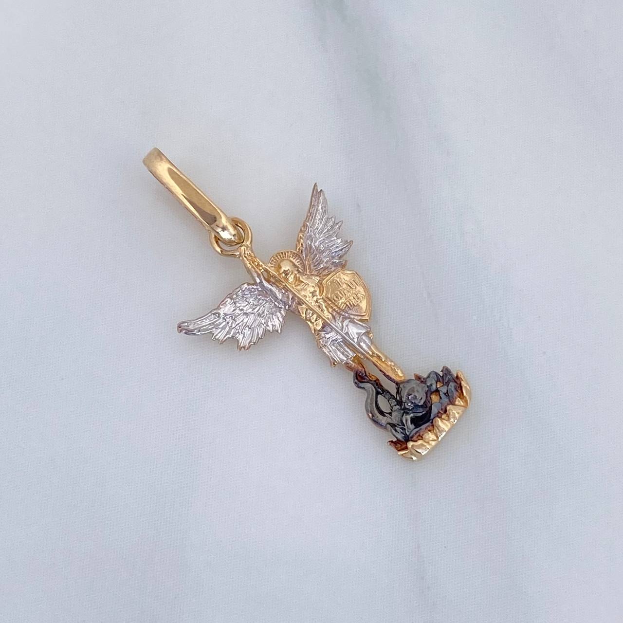 Dije San Miguel Arcangel 0.95 g / 2.4 cm Tres Oros 18K