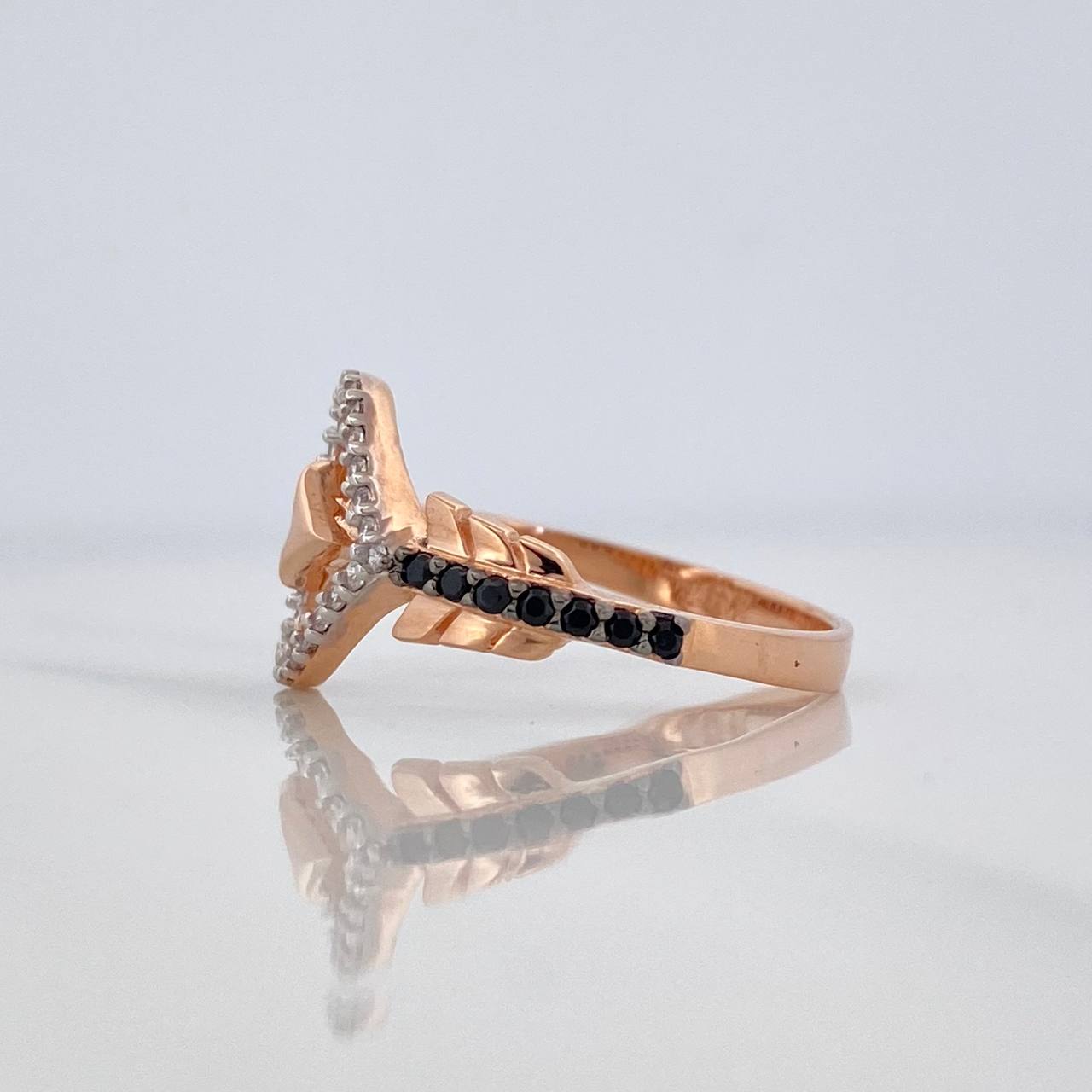 Anillo Corazon Flechado 2.75 g / T7 Tres Oros 18K