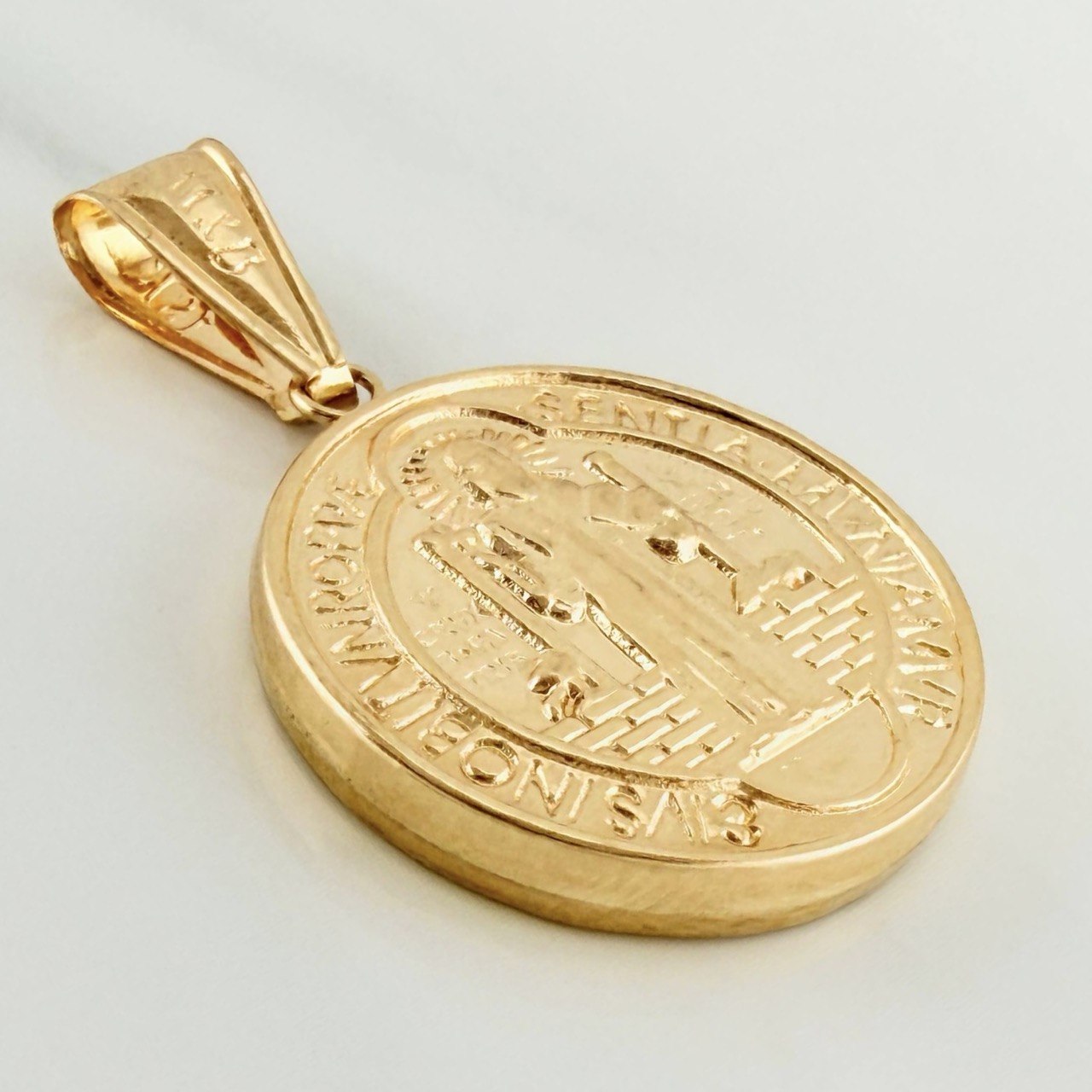 Dije San Benito 2.5 g / 3.2 cm Oro Amarillo 18K
