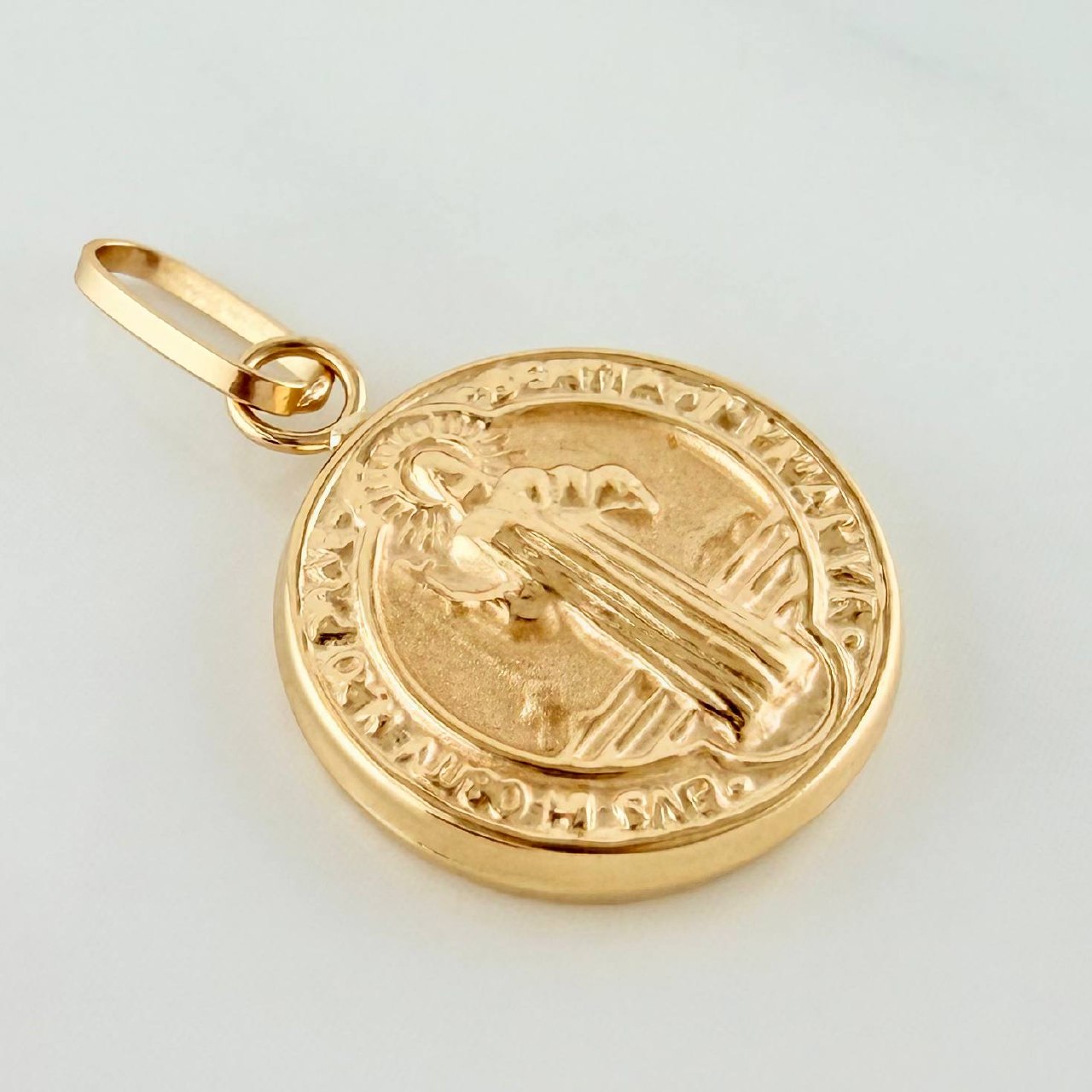 Dije San Benito 0.85 g / 2.1 cm Oro Amarillo 18K