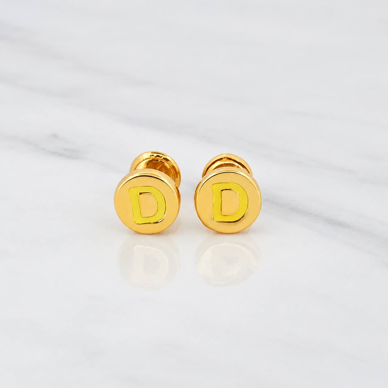 Topos Letra D 1.05g / 7.15mm Oro Amarillo 18K