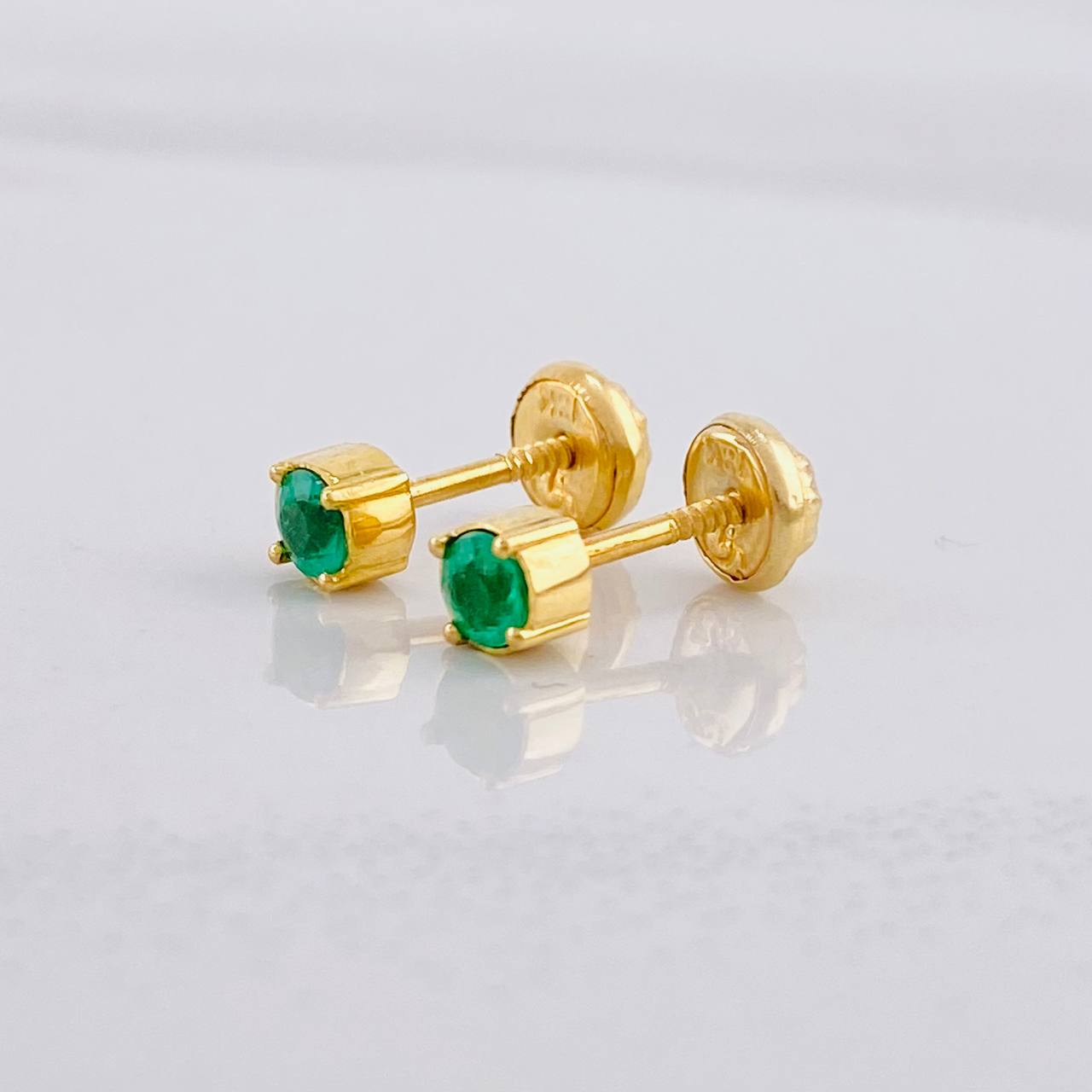 Topos Cuatro Garras Esmeraldas 21pts 1g / 3.5mm Oro Amarillo 18K