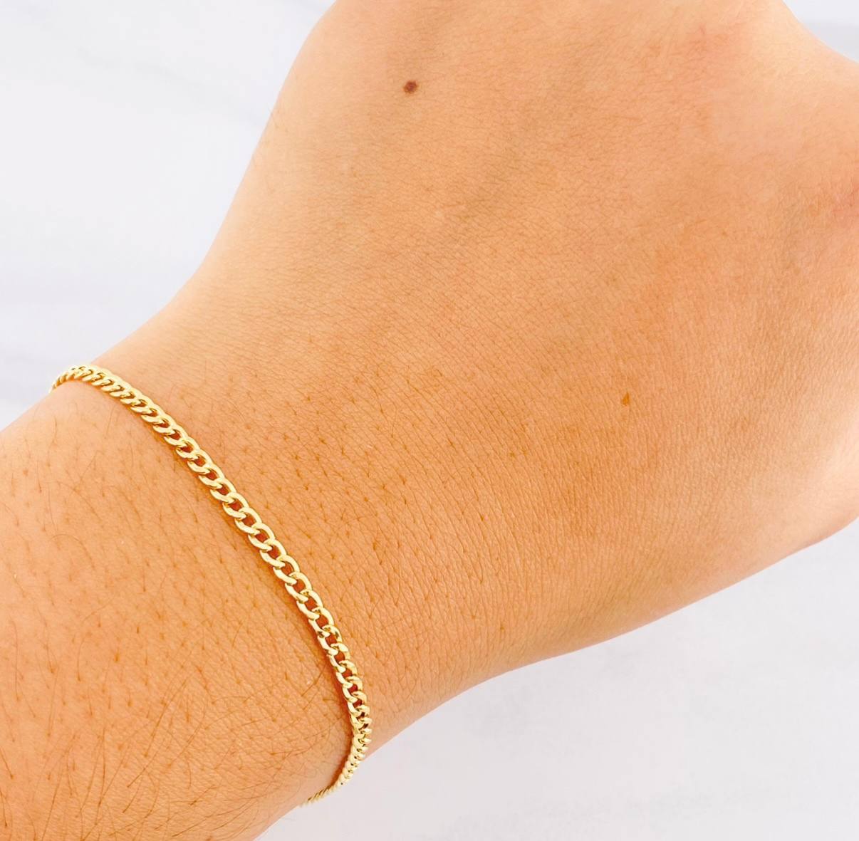 Pulso Cubano 1.1g / 20cm / 2.4mm Oro Amarillo 18K