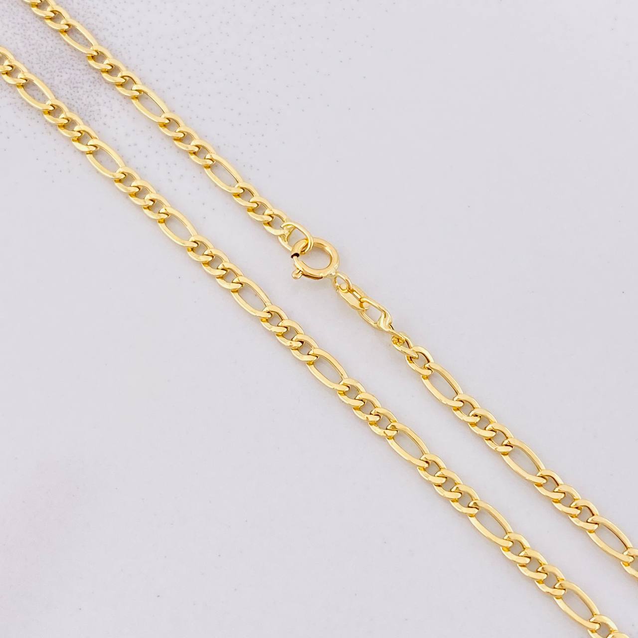 Cadena Figaro 2.35g / 50cm / 2.6mm Oro Amarillo 18K