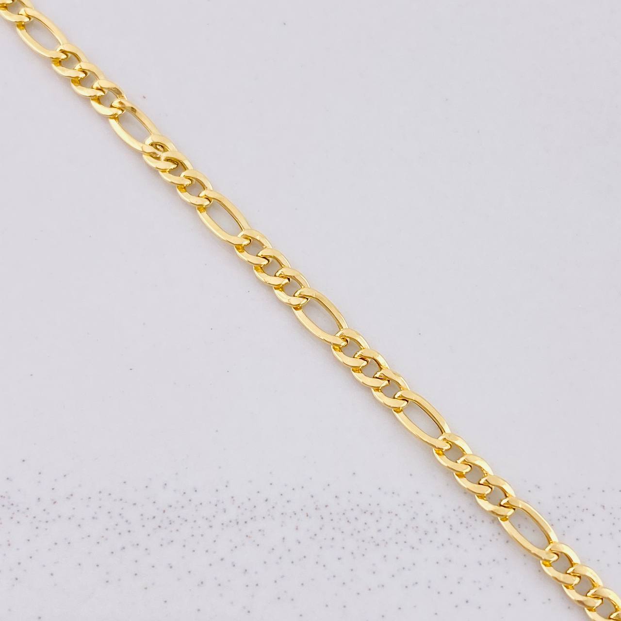 Cadena Figaro 2.7g / 60cm / 2.6mm Oro Amarillo 18K