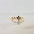 Anillo Cruz 2.5gr / T5 1/2 / Esferas Circones Negros Oro Amarillo ©