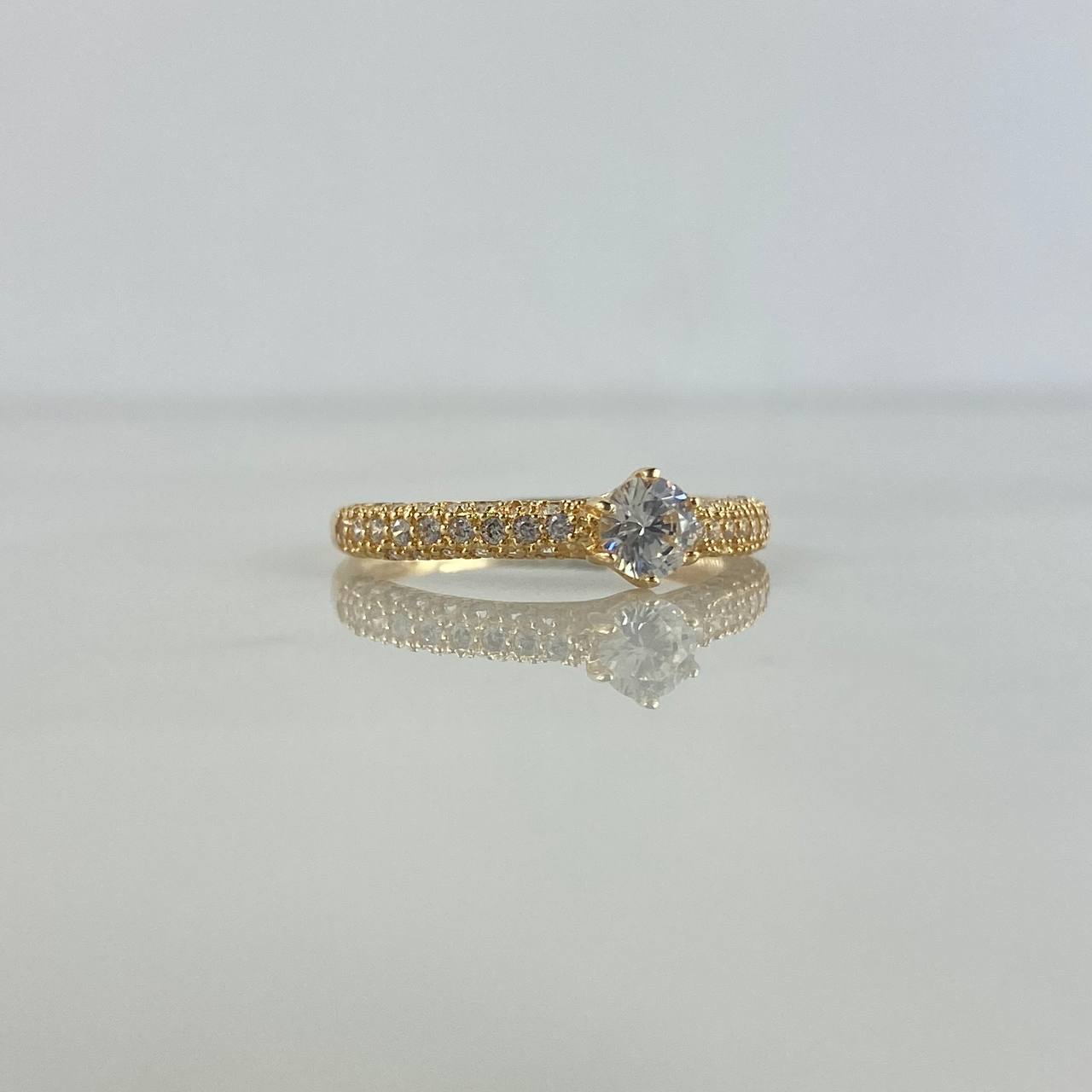 Anillo Solitario Tupido 2.35gr / T6 / Circones Blancos Oro Amarillo ©