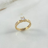 Anillo Solitario Churumbela Cubiculo 3.3gr / T6 3/4 / Circones Blancos Oro Amarillo ©