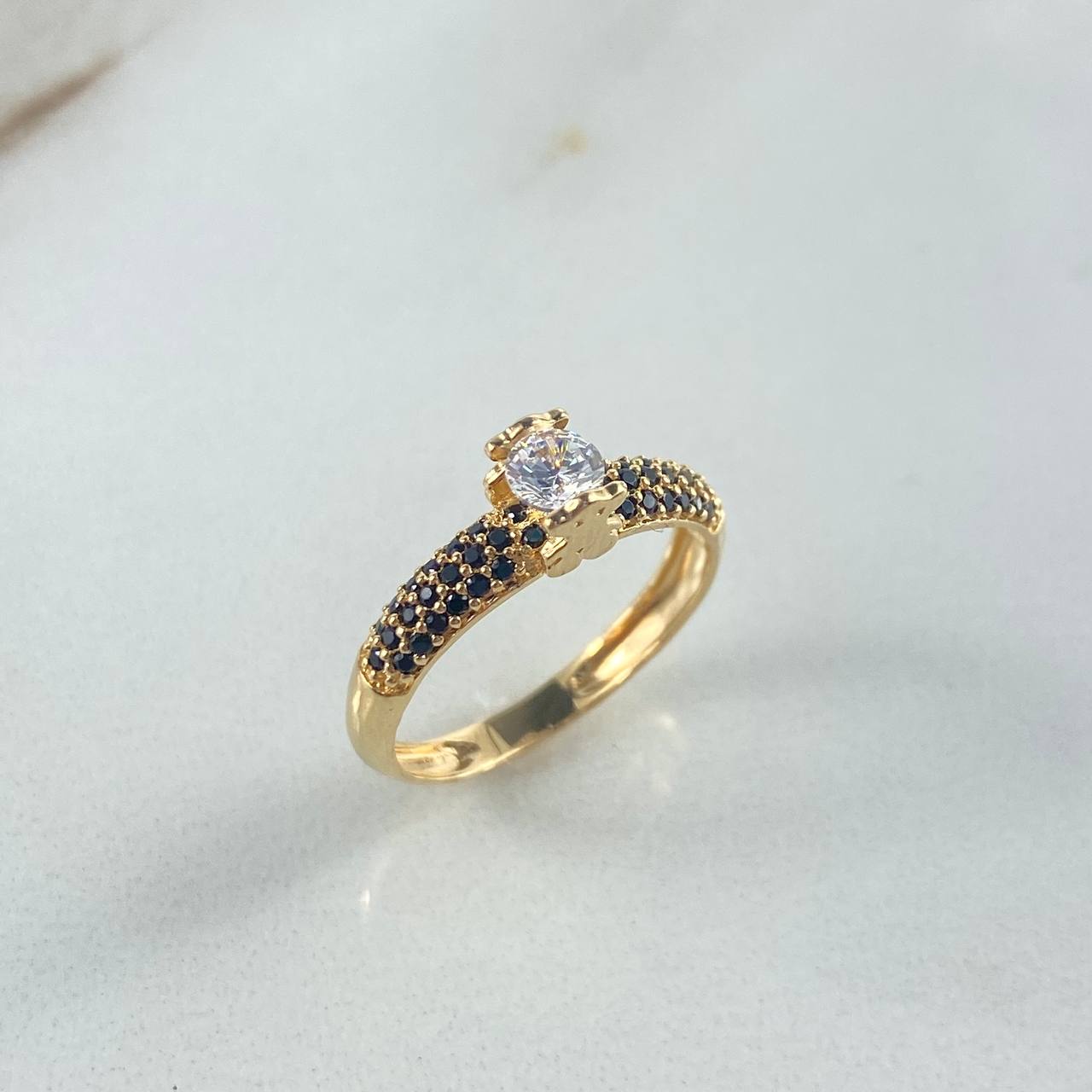 Anillo Solitario Oso TS 2gr / T6 1/4 / Circones Negros Oro Amarillo ©