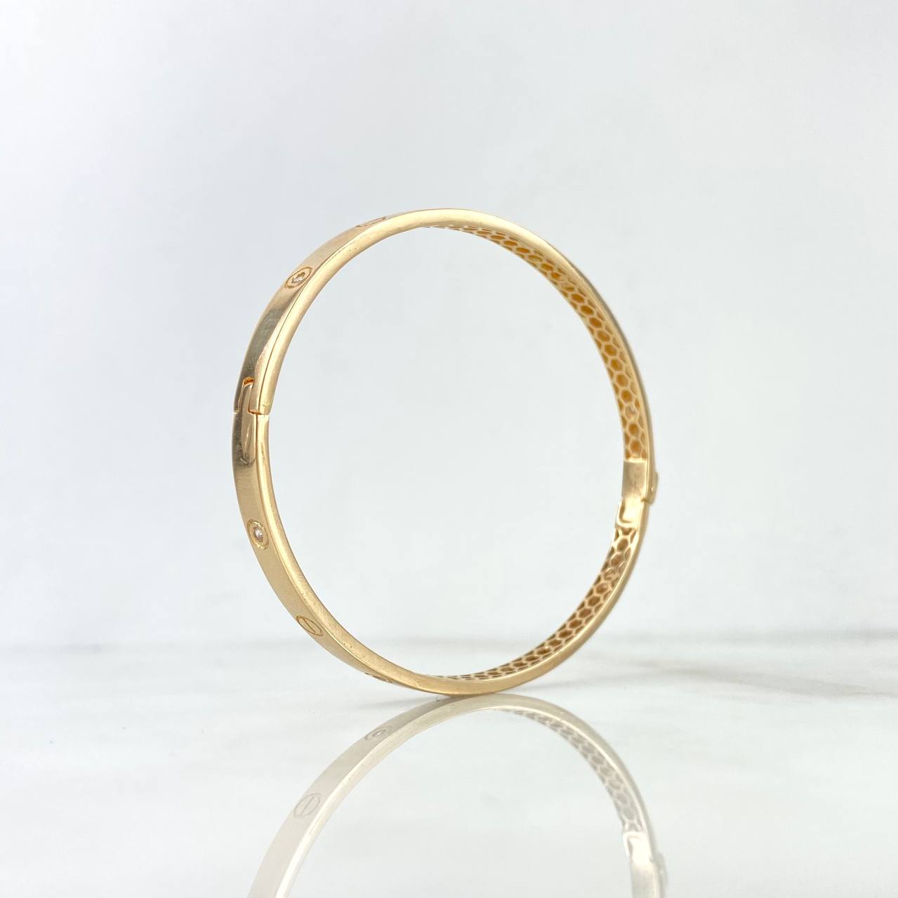 Pulso Aro Tornillo 12.05gr / 19cm / 4.4mm Hexagono Circones Blancos Oro Amarillo
