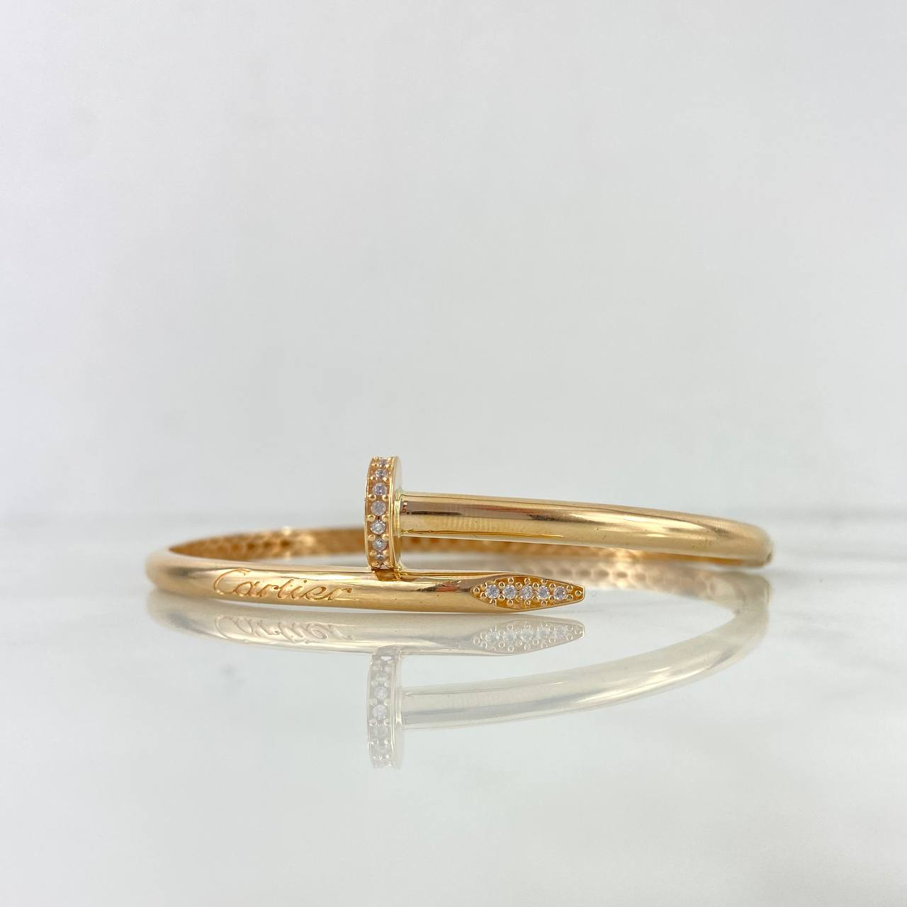 Pulso Aro Clavo 13.3gr / 18cm / 4mm Hexagono Circones Blancos Oro Amarillo