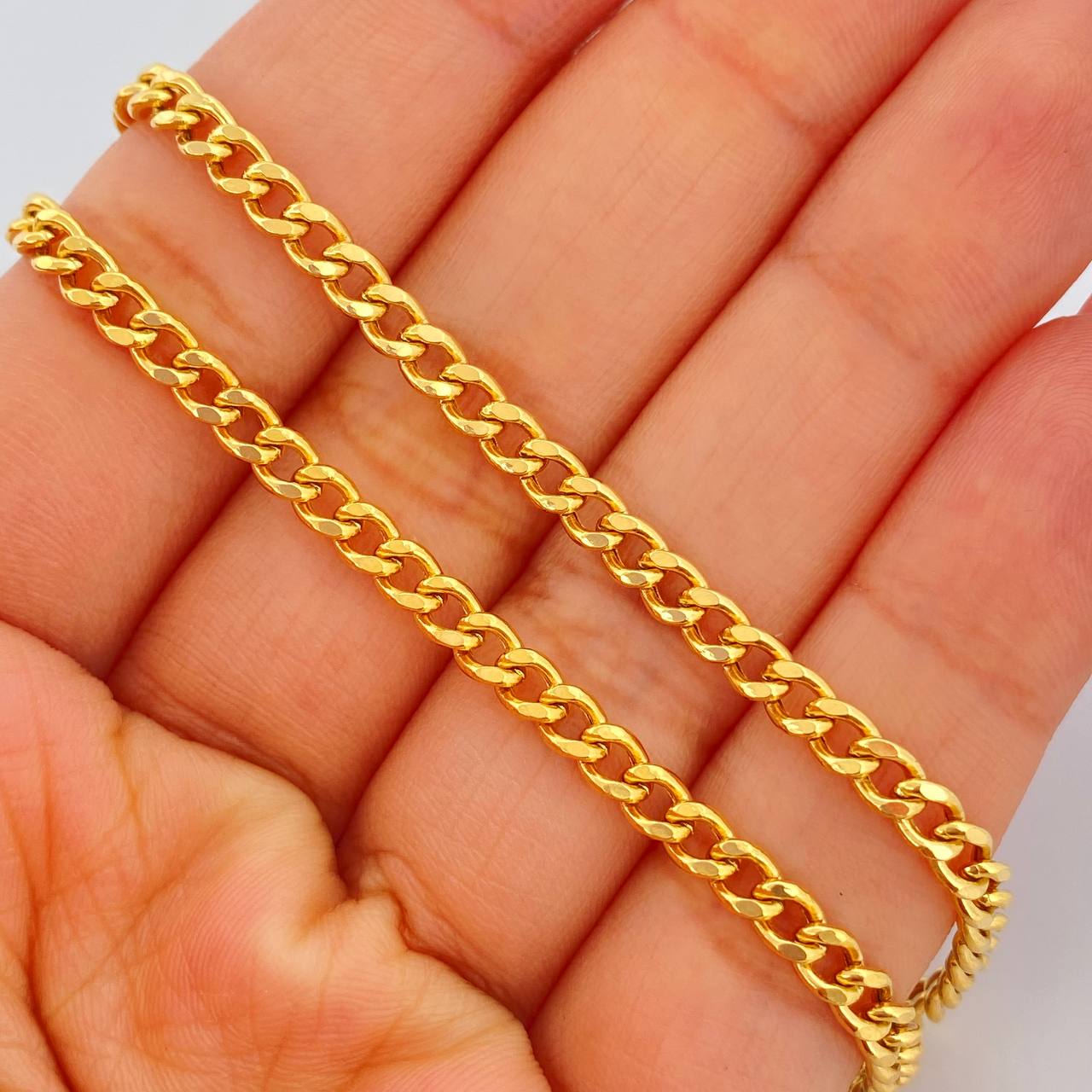 Cadena Cubana 12.25gr / 64.5cm / 3.78mm Oro Amarillo +1 18K $