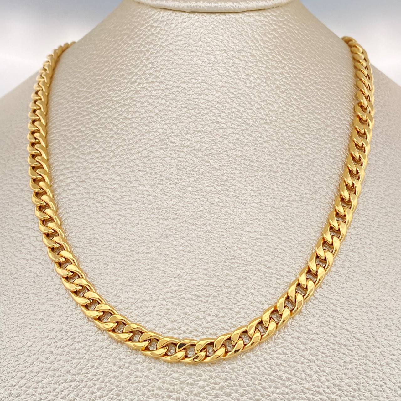 Cadena Cubana 8.65gr / 59.5cm / 5.7mm Oro Amarillo +1 18K $