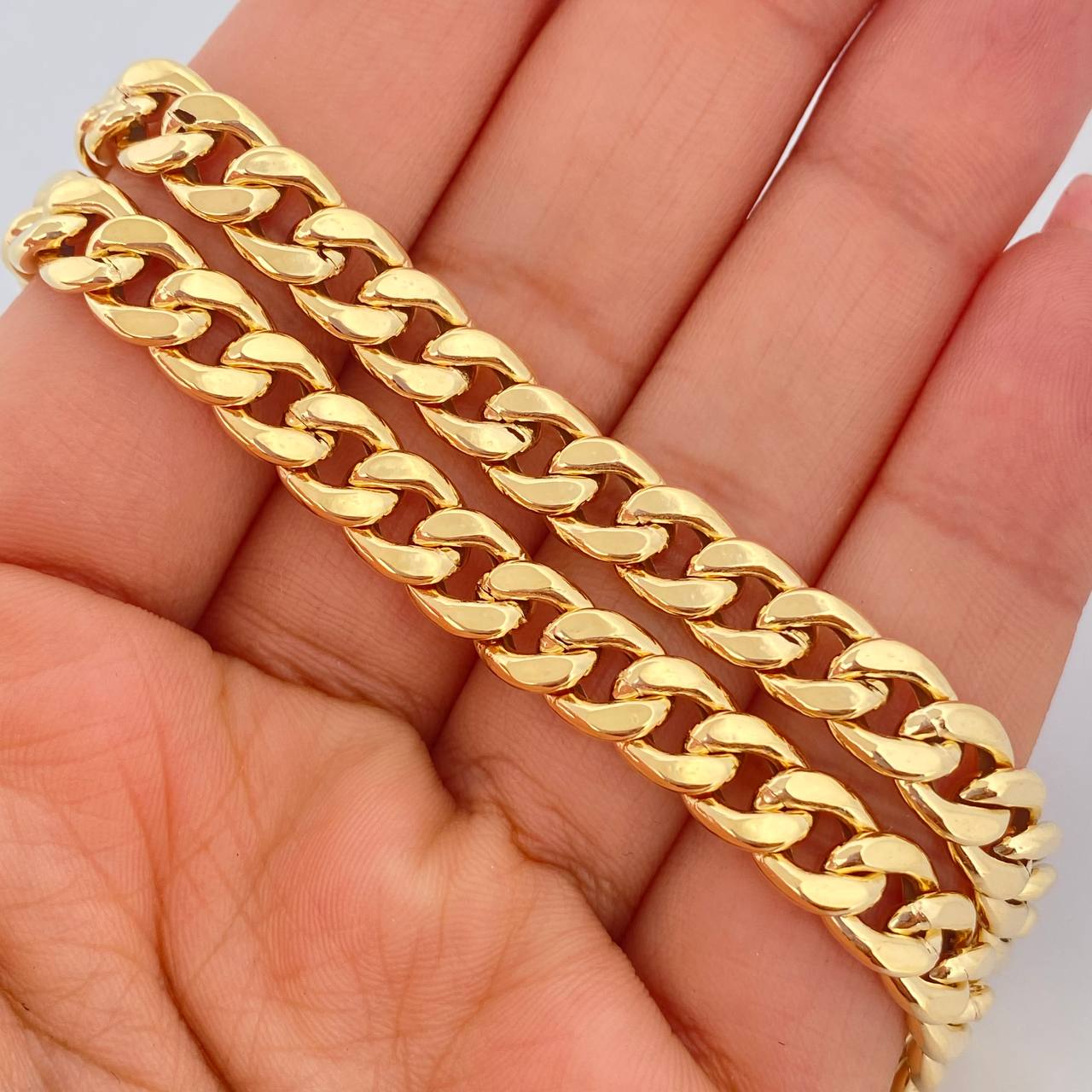 Cadena Cubana 14.75gr / 60.5cm / 6.87mm Oro Amarillo +1 18K $