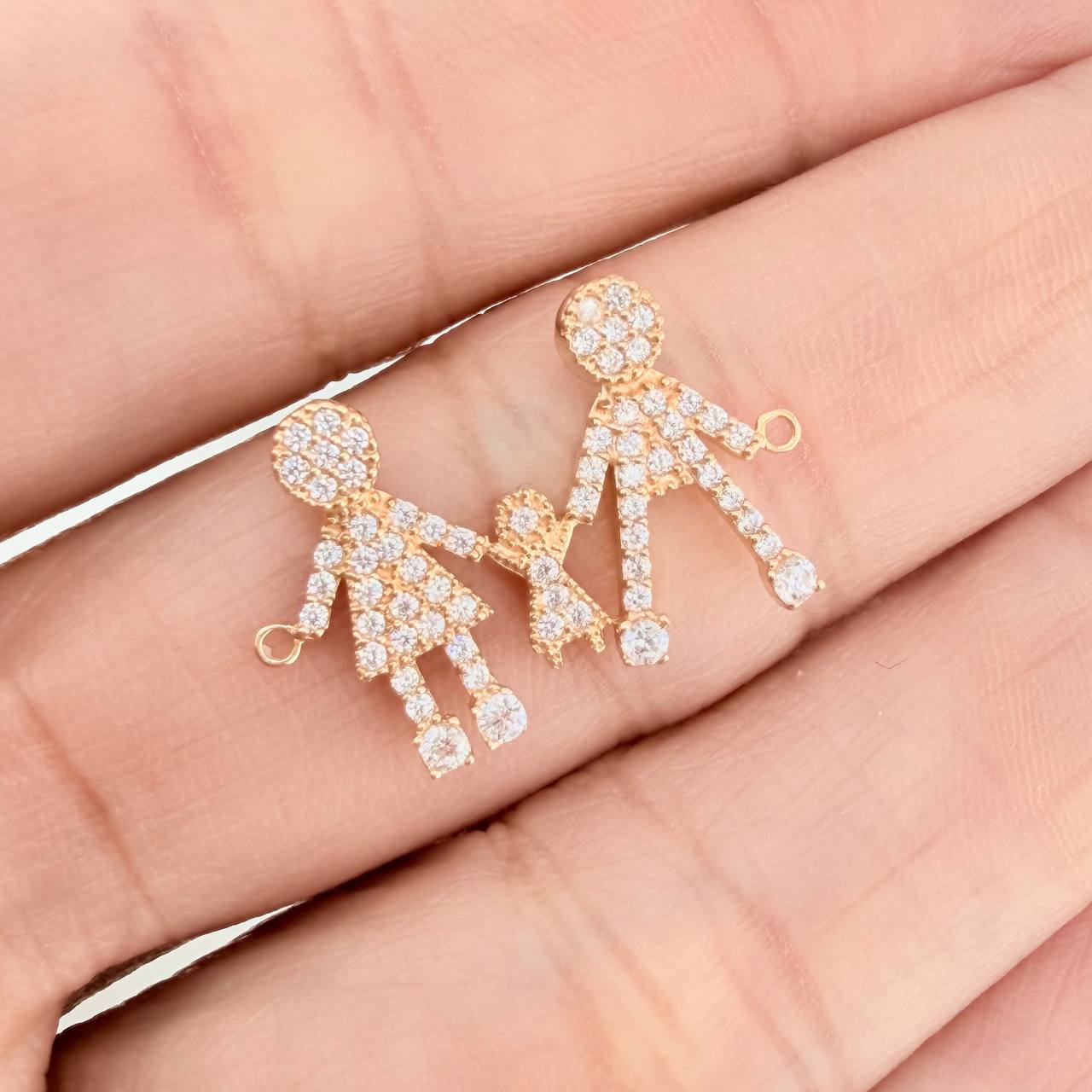 Herraje Familia De Tres 1.6gr / 2.2cm / Oro Amarillo 18K %