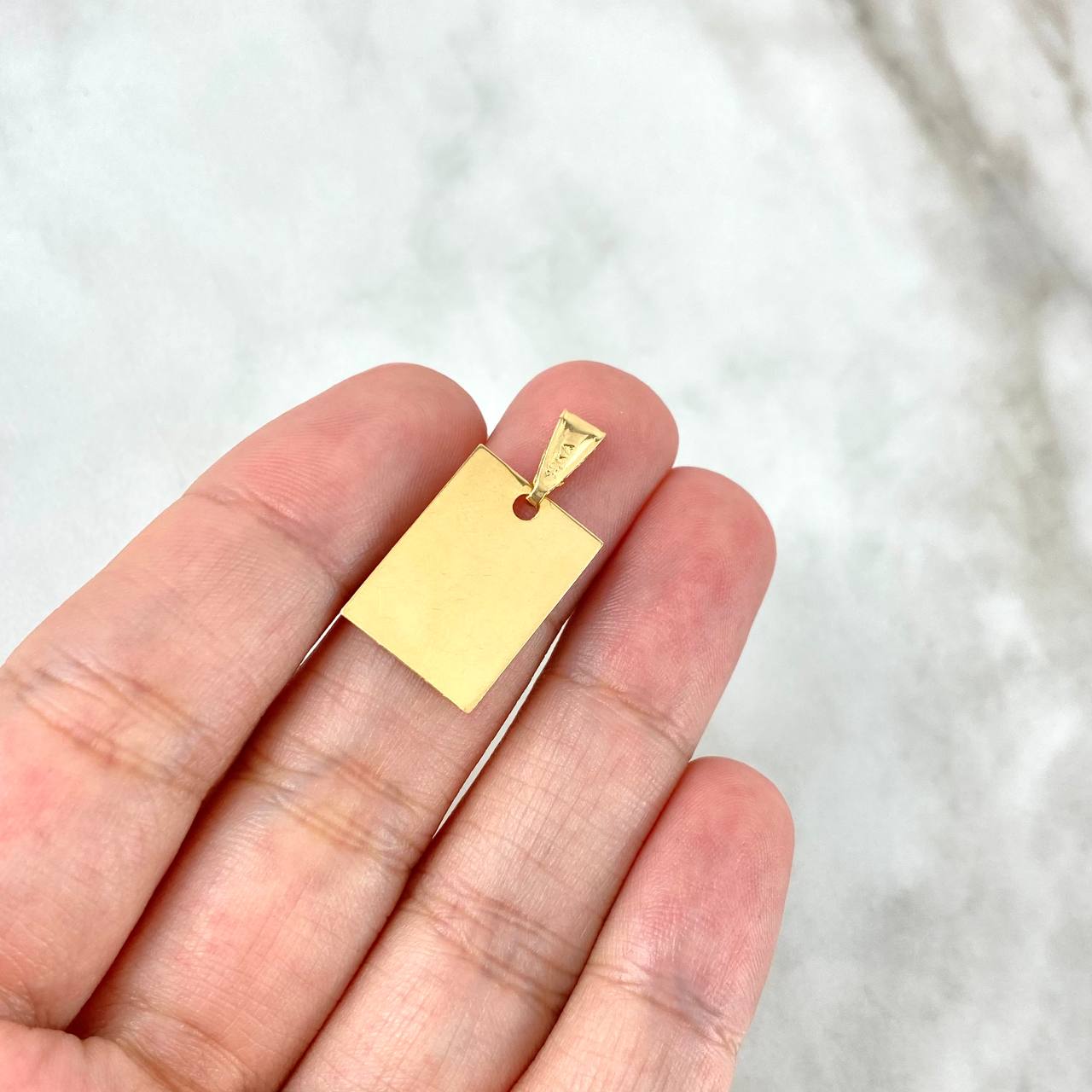 Dije Placa Rectangular San Benito 1.75gr / 2.4cm-1.3cm / Diamantada Oro Amarillo *