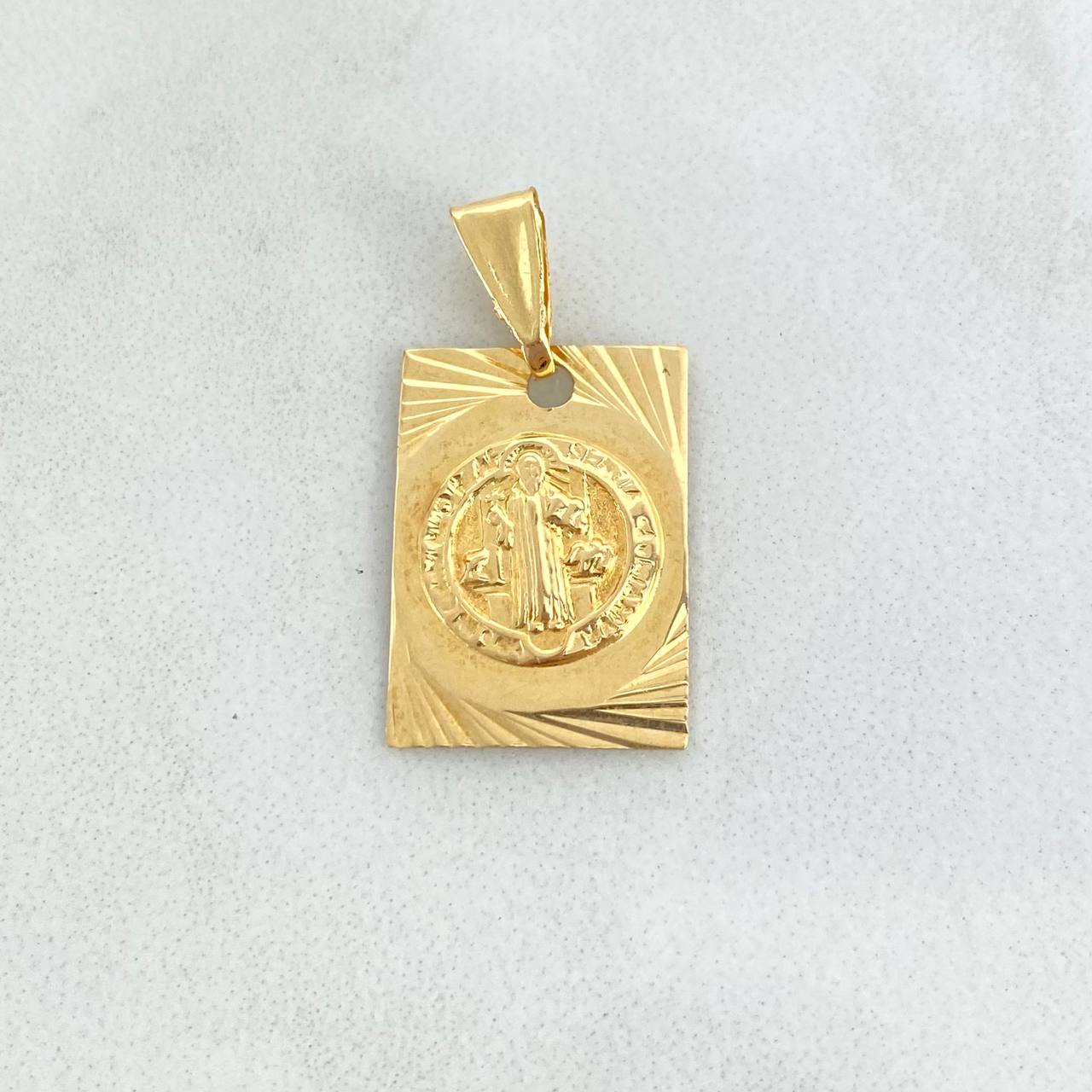 Dije Placa Rectangular San Benito 1.75gr / 2.4cm-1.3cm / Diamantada Oro Amarillo *