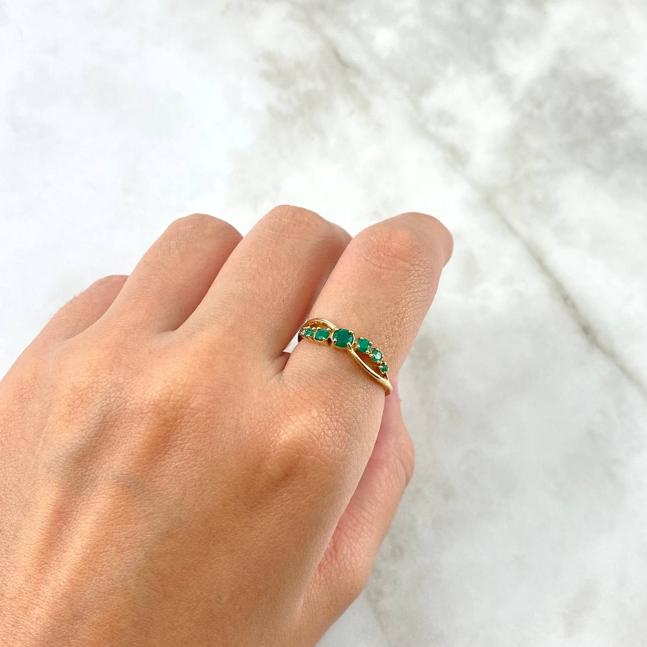 Anillo Solitario Infinito Parcial 1.8gr / T6 1/2 / Esmeraldas 41pts Oro Amarillo (Joya) ©