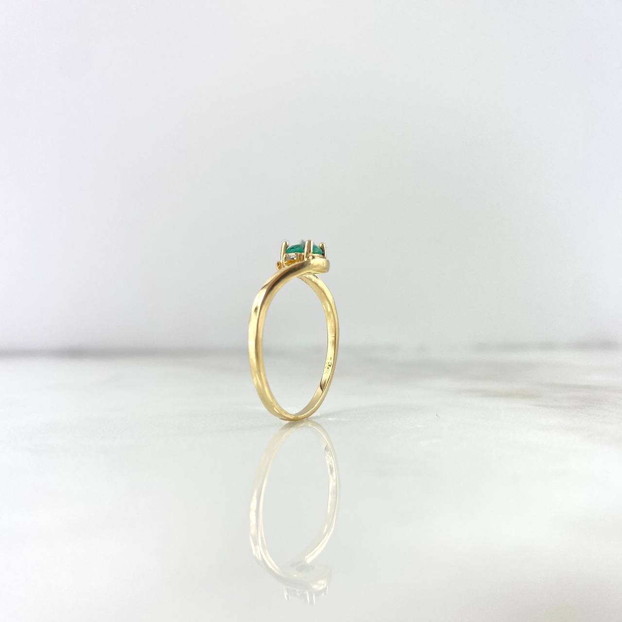Anillo Flor Sellada 2.1gr / T6 1/2 / Esmeraldas 30pts Oro Amarillo (Joya) ©