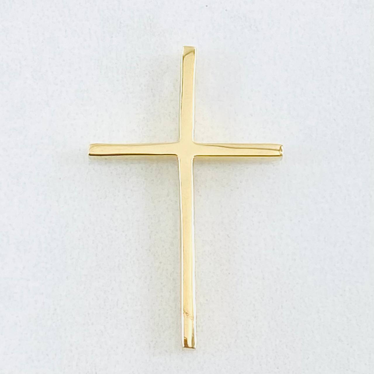 Dije Crúz Cubica 2.1gr / 2.8cm / Oro Amarillo 18K