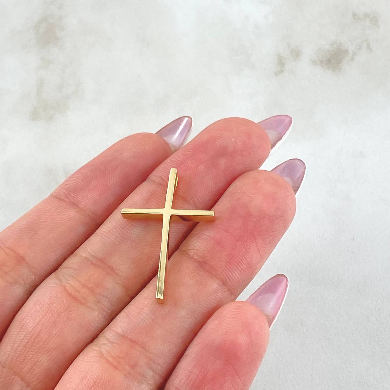 Dije Crúz Cubica 2.1gr / 2.8cm / Oro Amarillo 18K
