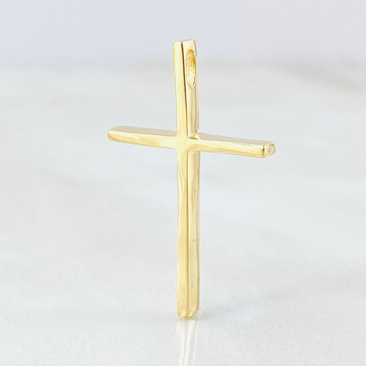Dije Crúz Cubica 2.1gr / 2.8cm / Oro Amarillo 18K