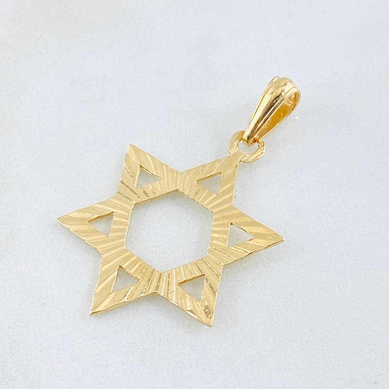 Dije Estrella David 2.35gr / 4cm / Oro Amarillo 18K