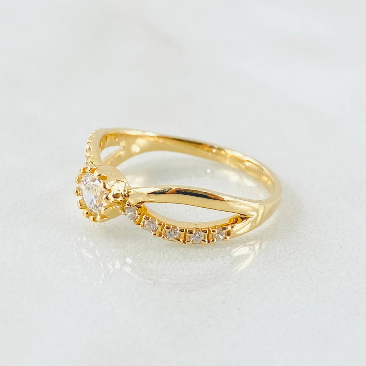 Anillo Infinito Parcial 2.35gr / T6 1/4 / Oro Amarillo 18K