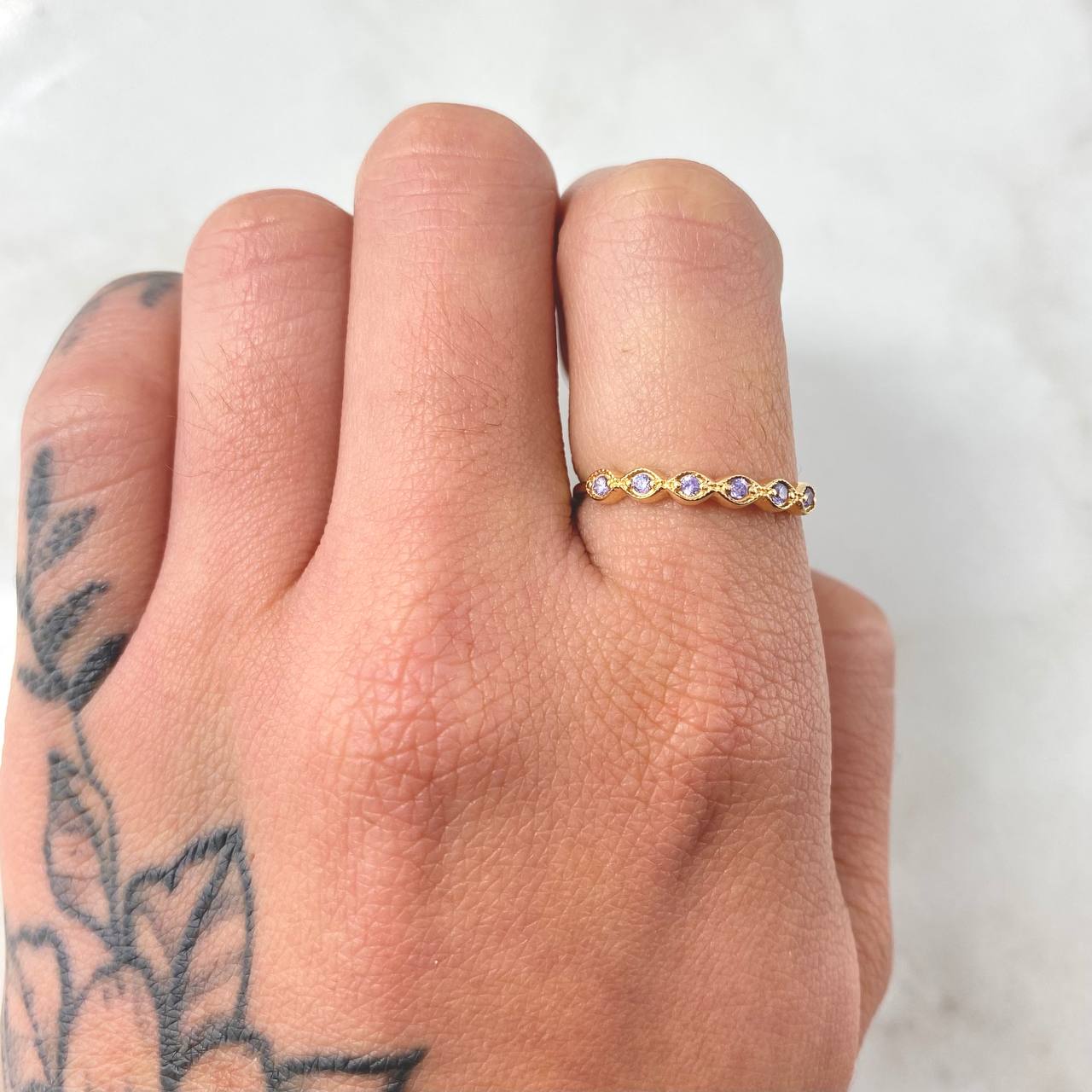 Anillo Linea de Ojos 1gr / T6 / Oro Amarillo 18K ©