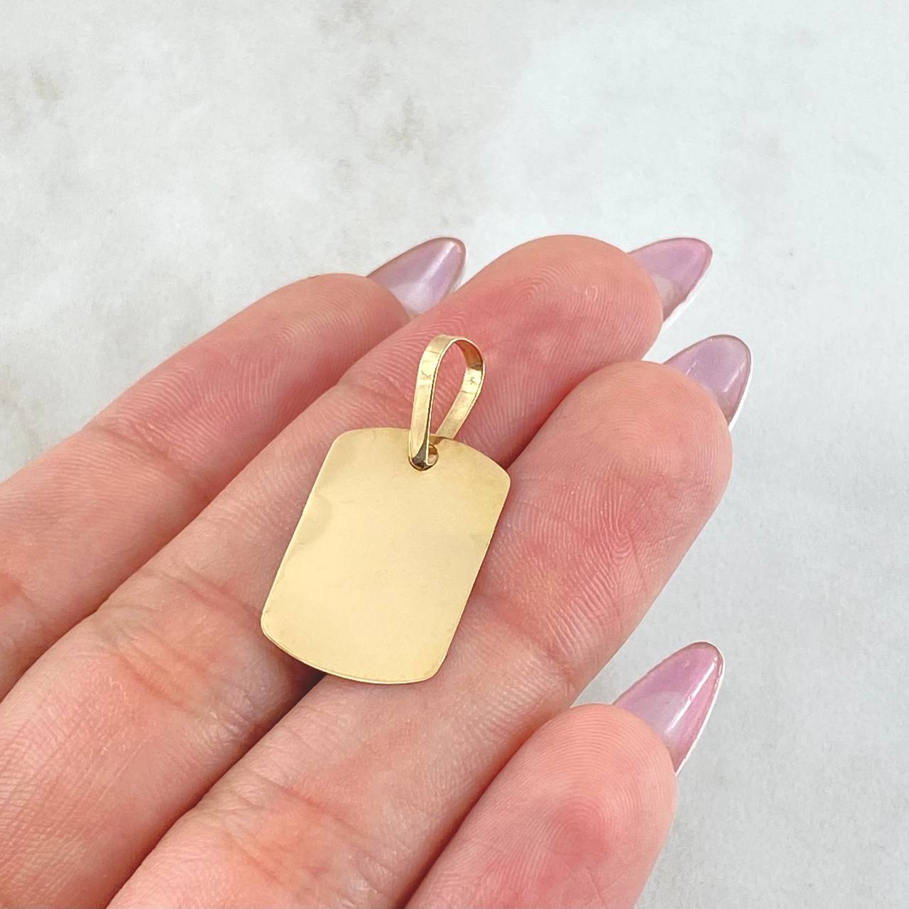 Dije Placa Rectangular Ovalada 0.8gr / 2.5cm / Oro Amarillo 18K *