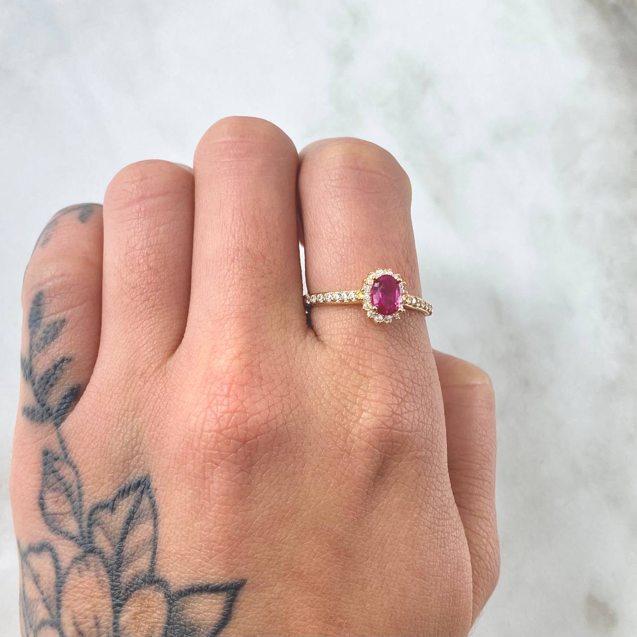 Anillo Solitario Halo Ovalo 2.1gr / T6 / Oro Amarillo 18K