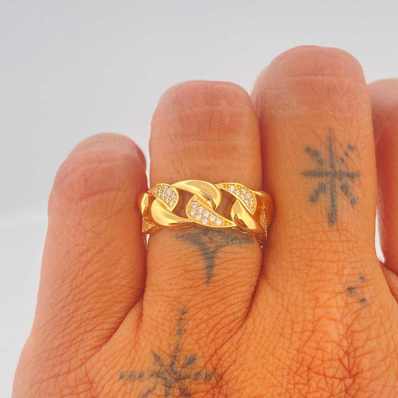 Anillo Cubano 5.7gr / T7 3/4 / Oro Amarillo 18K +