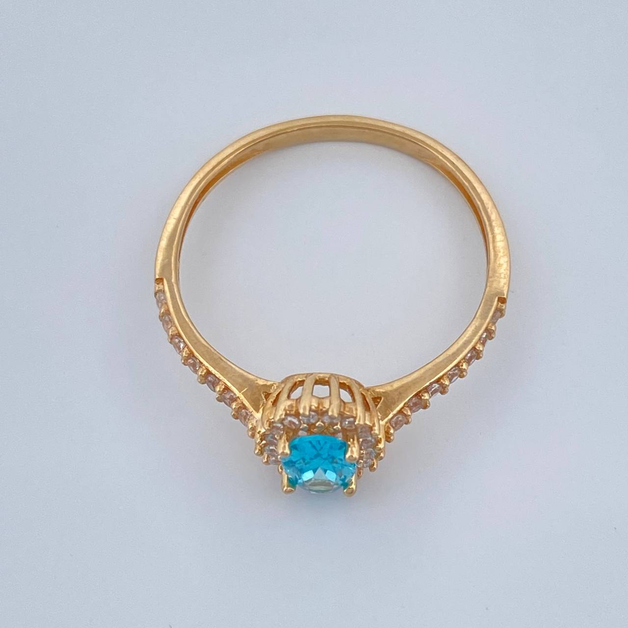 Anillo Halo Ovalado 2.15gr / T7 1/4 / Oro Amarillo 18K %