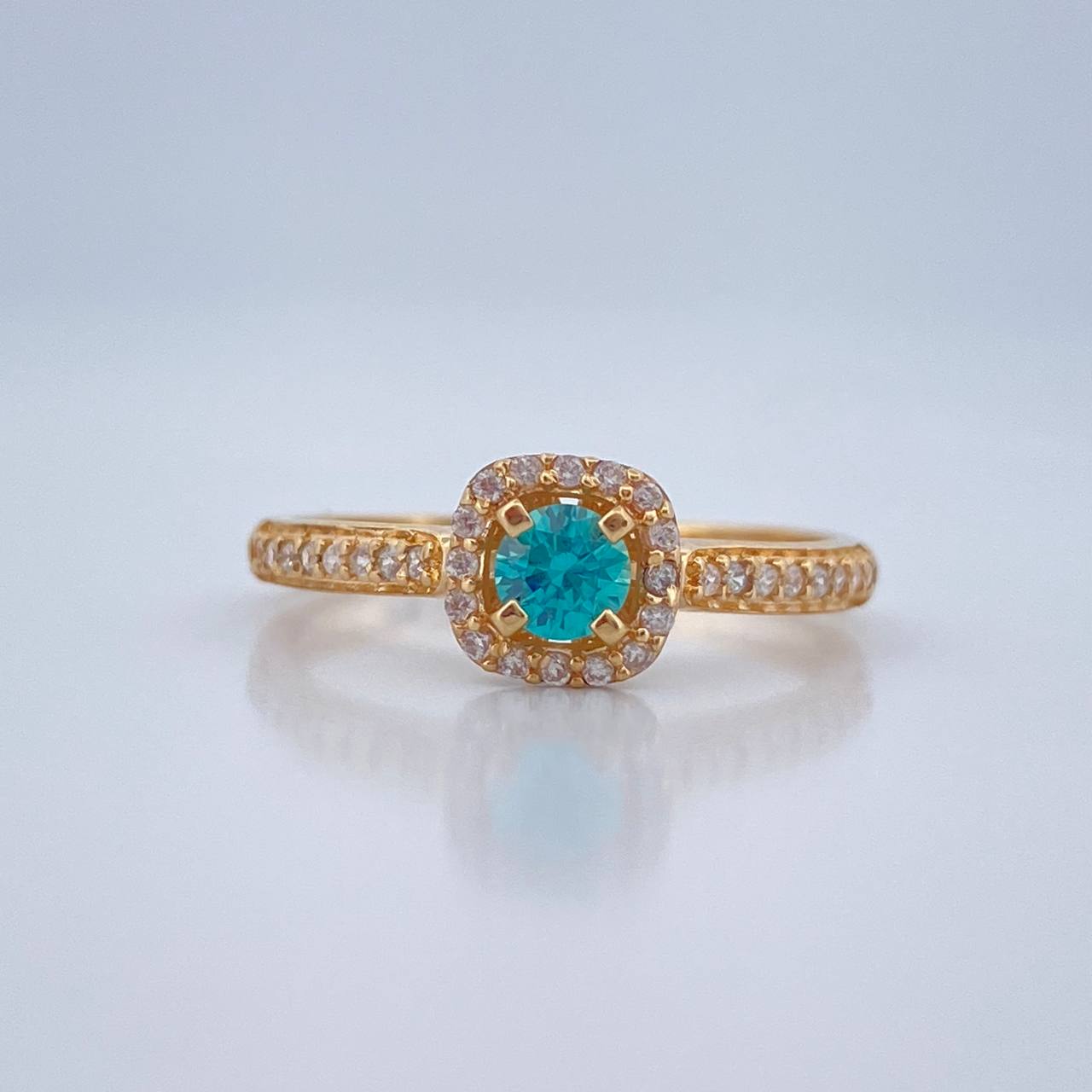 Anillo Halo Cuadrado 2.25gr / T7 1/2 / Oro Amarillo 18K %