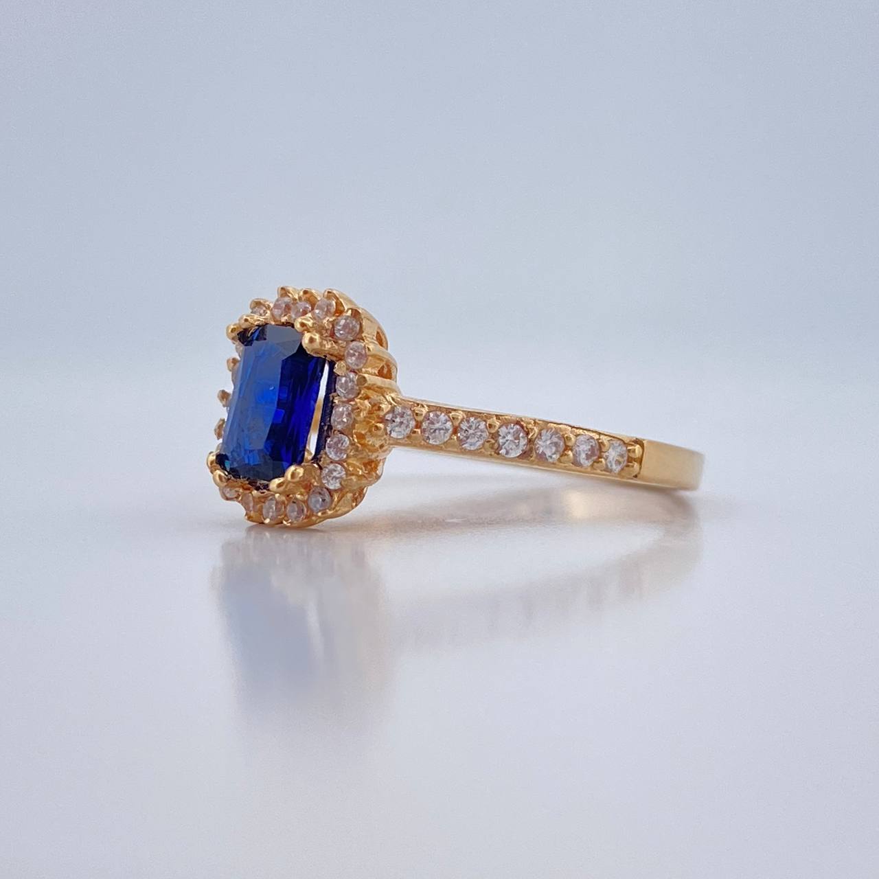 Anillo Halo Rectangular 2.5gr / T6 1/4 / Oro Amarillo 18K %