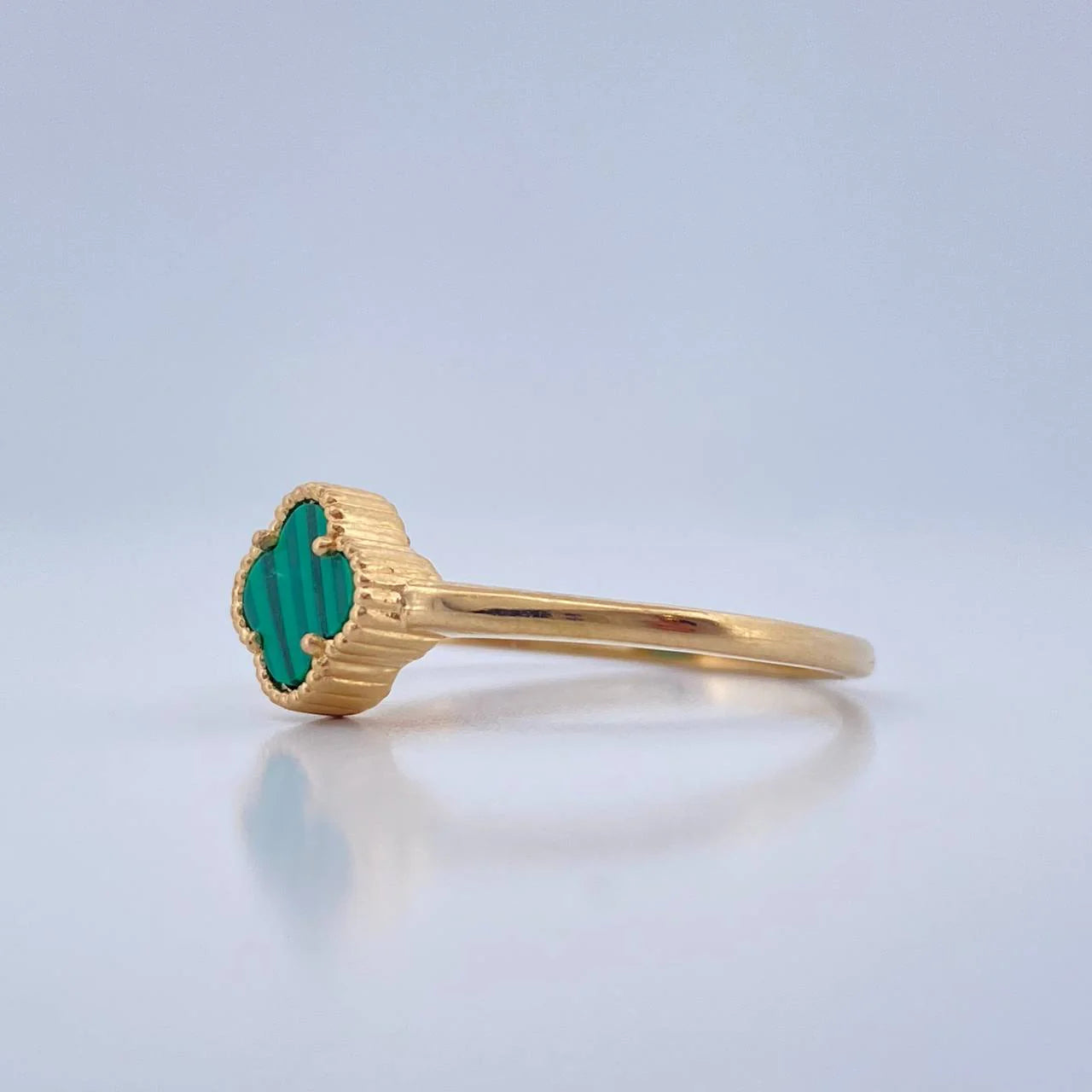 Anillo Trebol Malaquita Verde 1.15 g / T6 Oro Amarillo 18K