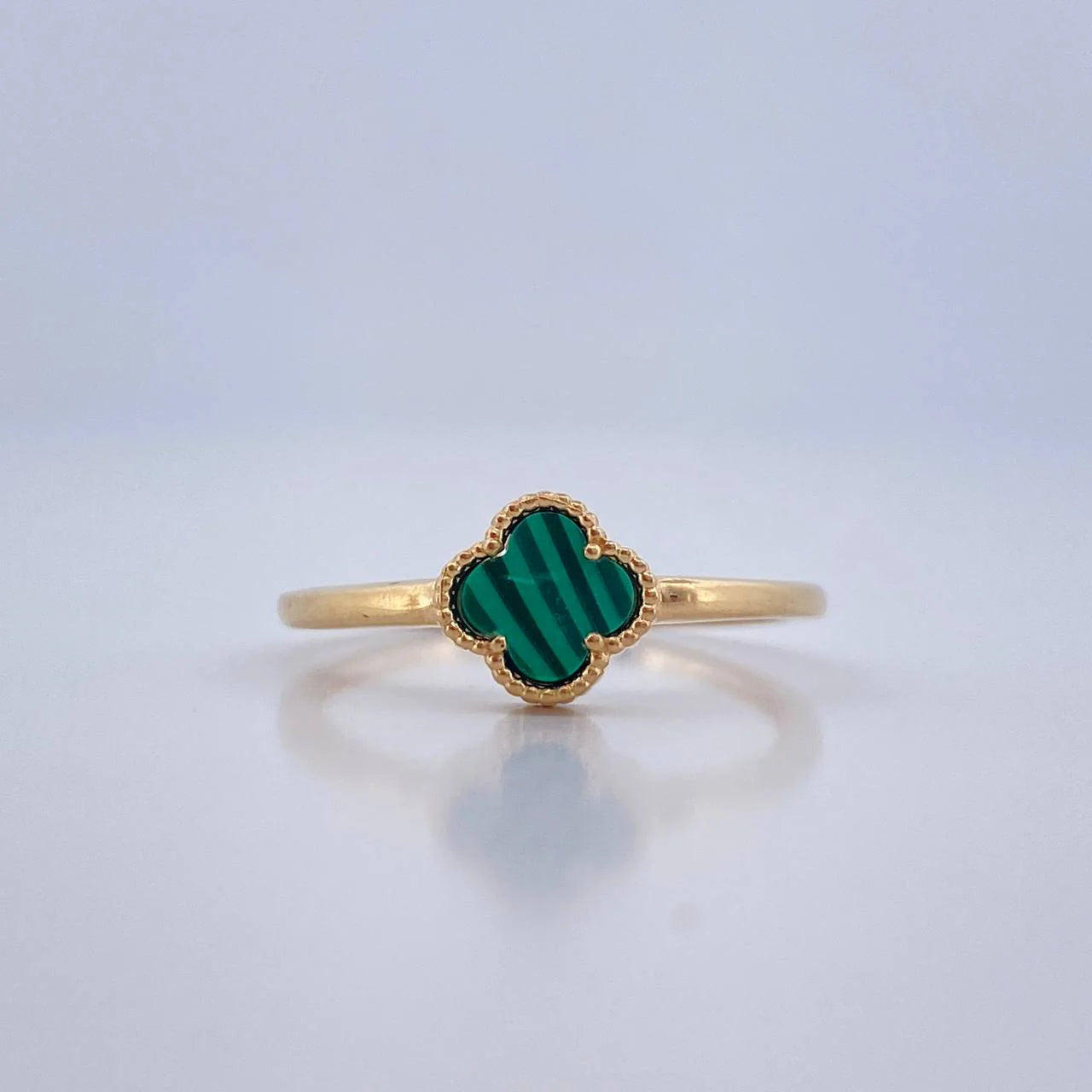Anillo Trebol Malaquita Verde 1.15 g / T5 1/2 Oro Amarillo 18K