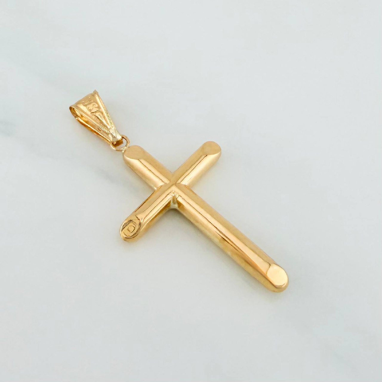 Dije Cruz Puntas Planas 1.25 g / 4.1 cm Oro Amarillo 18K