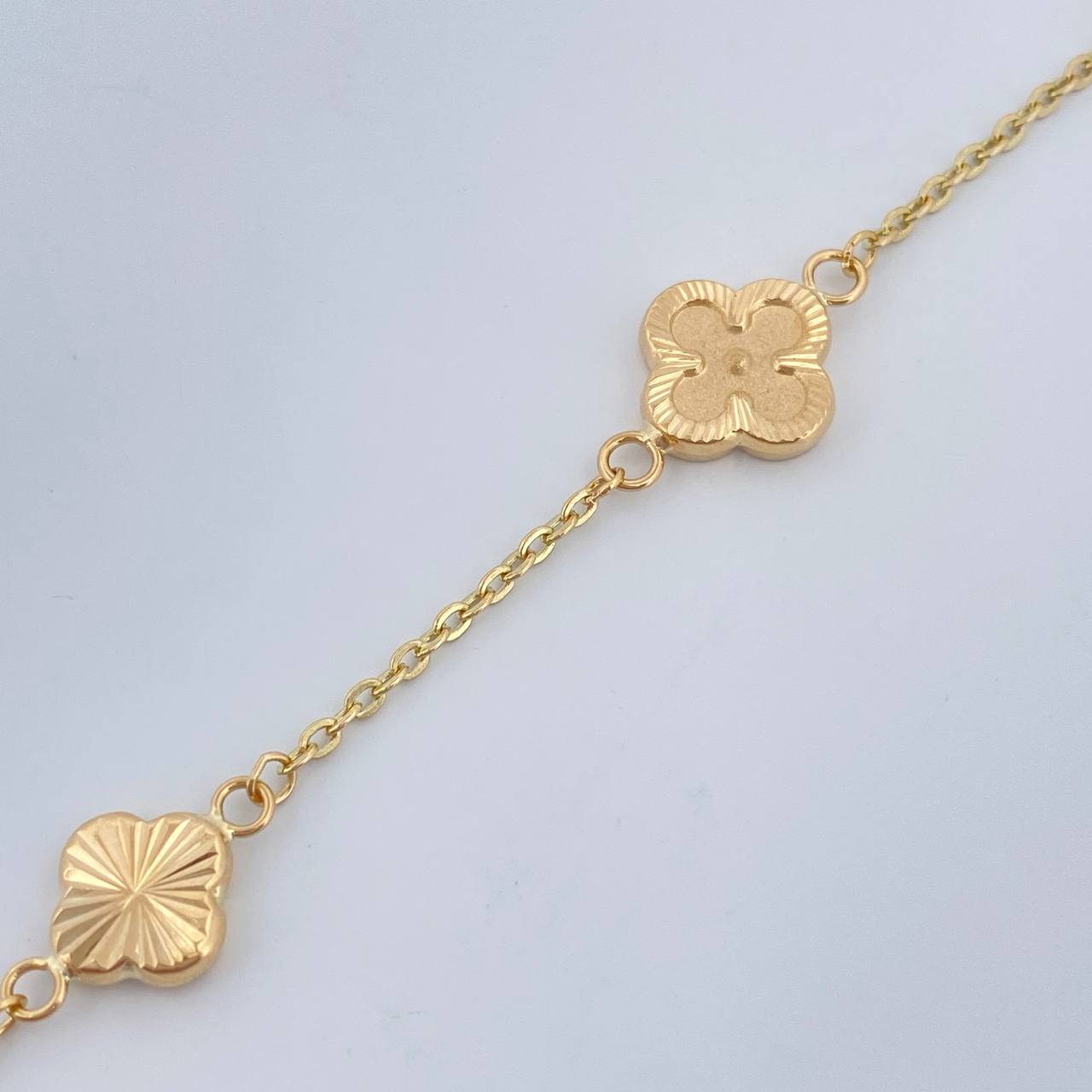 Pulso Trebol Aro Seguido 3.2gr / 19cm / 1mm Oro Amarillo 18K %
