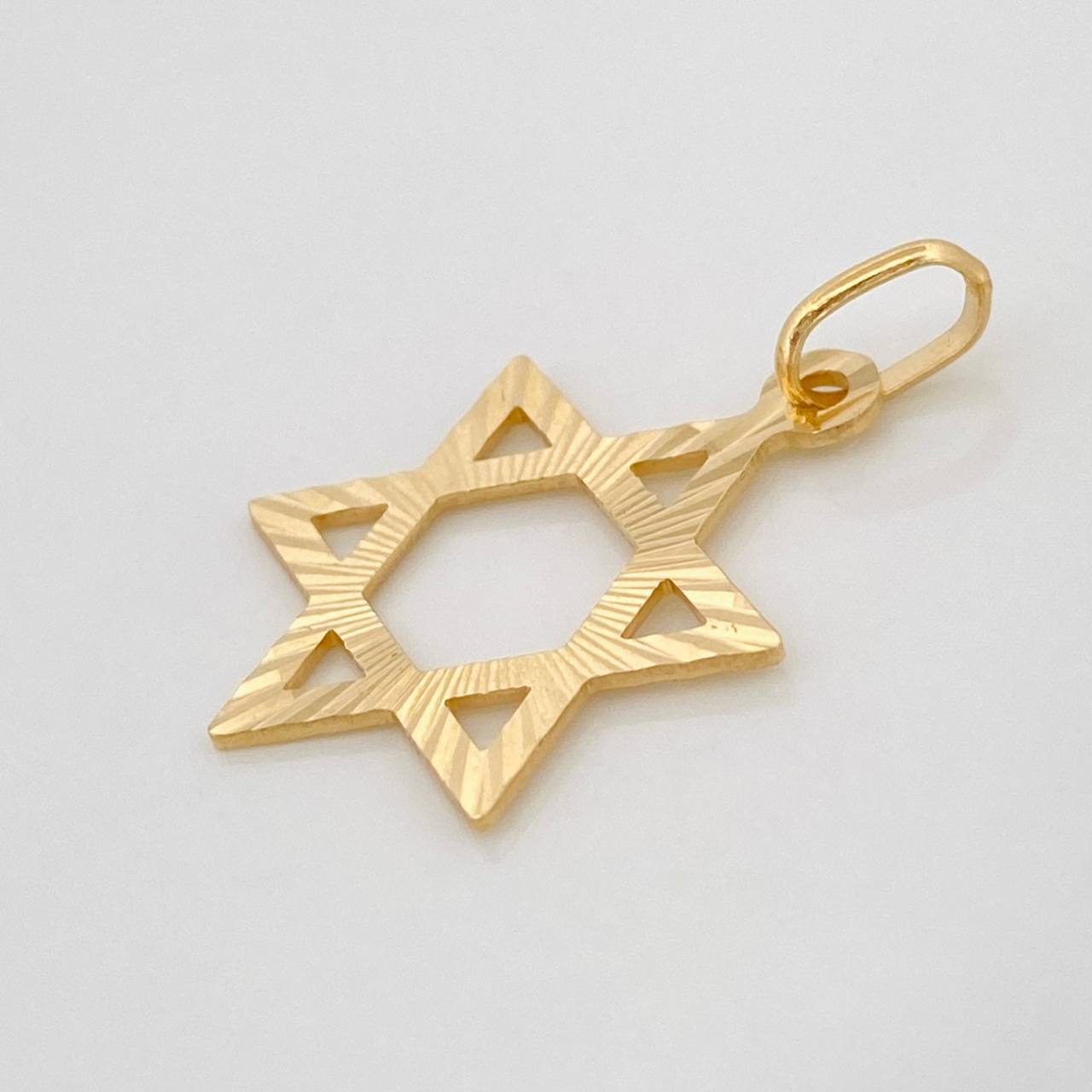 Dije Estrella de David 1.05g / 2.5cm Oro Amarillo 18K