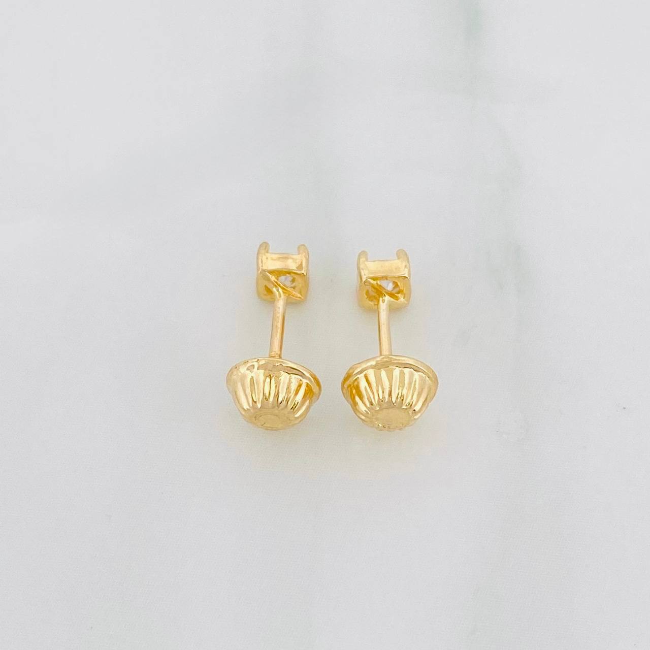 Topos Cuatro Garras 0.6g / 3.1mm Oro Amarillo 18K