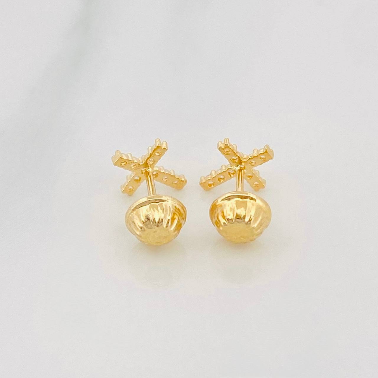 Topos Cruz 0.65g / 6.4mm Oro Amarillo 18K