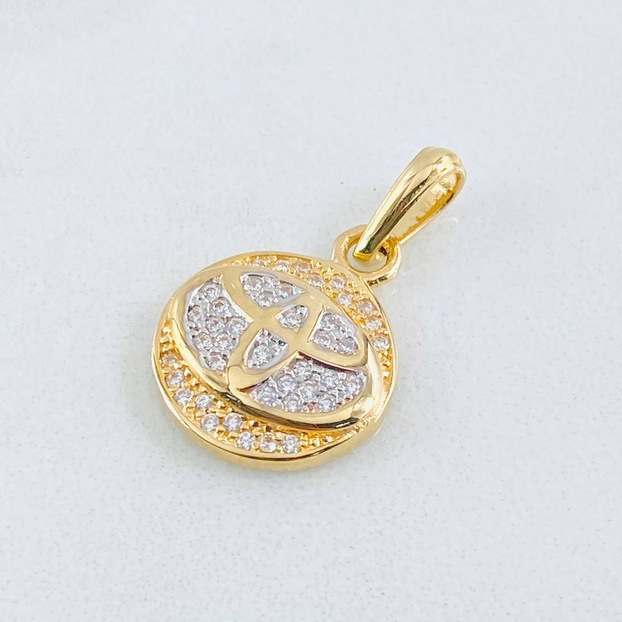 Dije Circulo Marca Automovil 2.25gr / 2.2cm / Oro Amarillo 18K