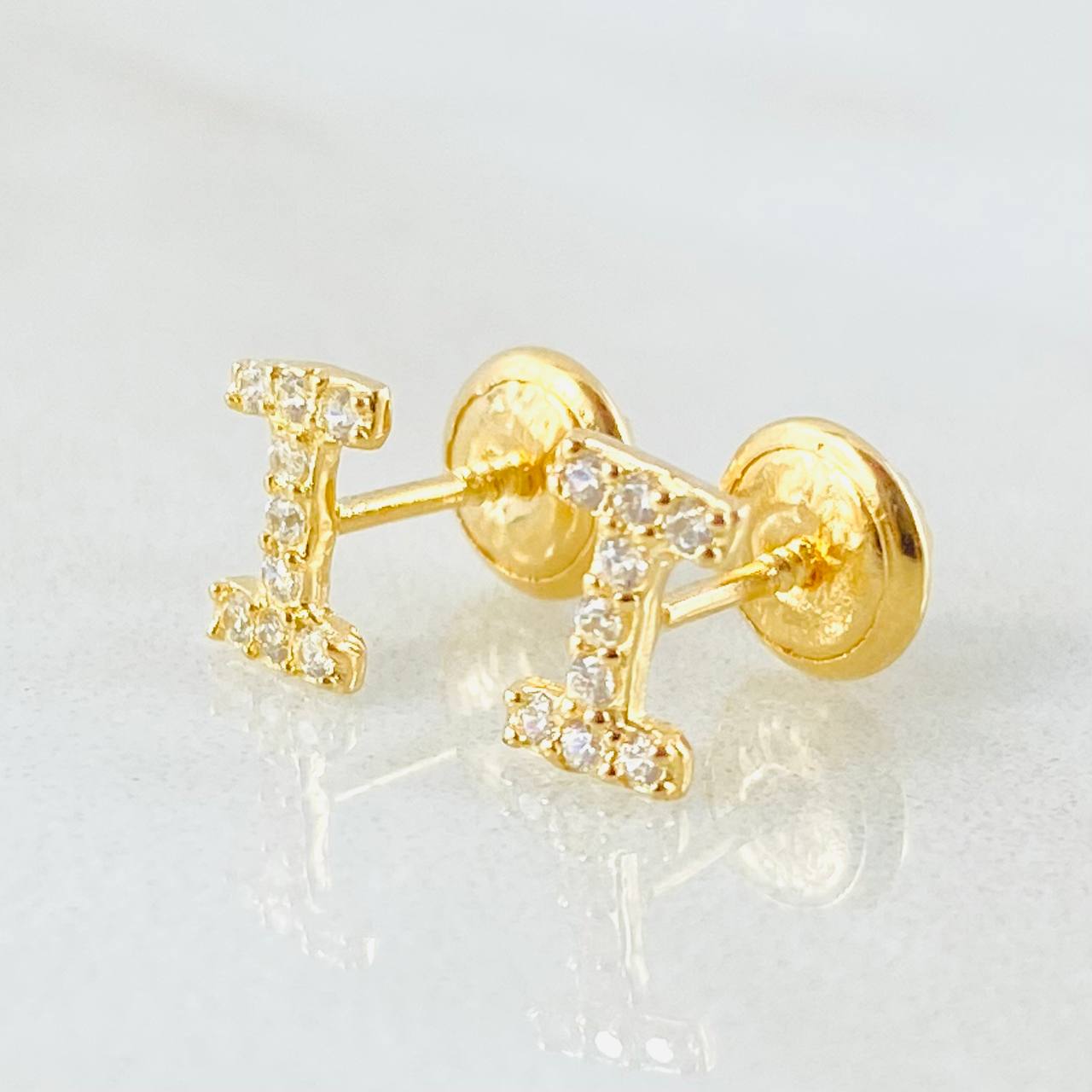 Topos Letra I 0.7gr / Oro Amarillo 18K