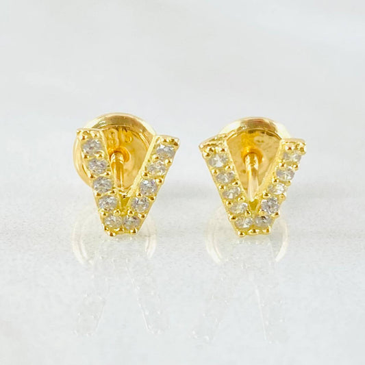 Topos Letra V 0.85gr / Oro Amarillo 18K