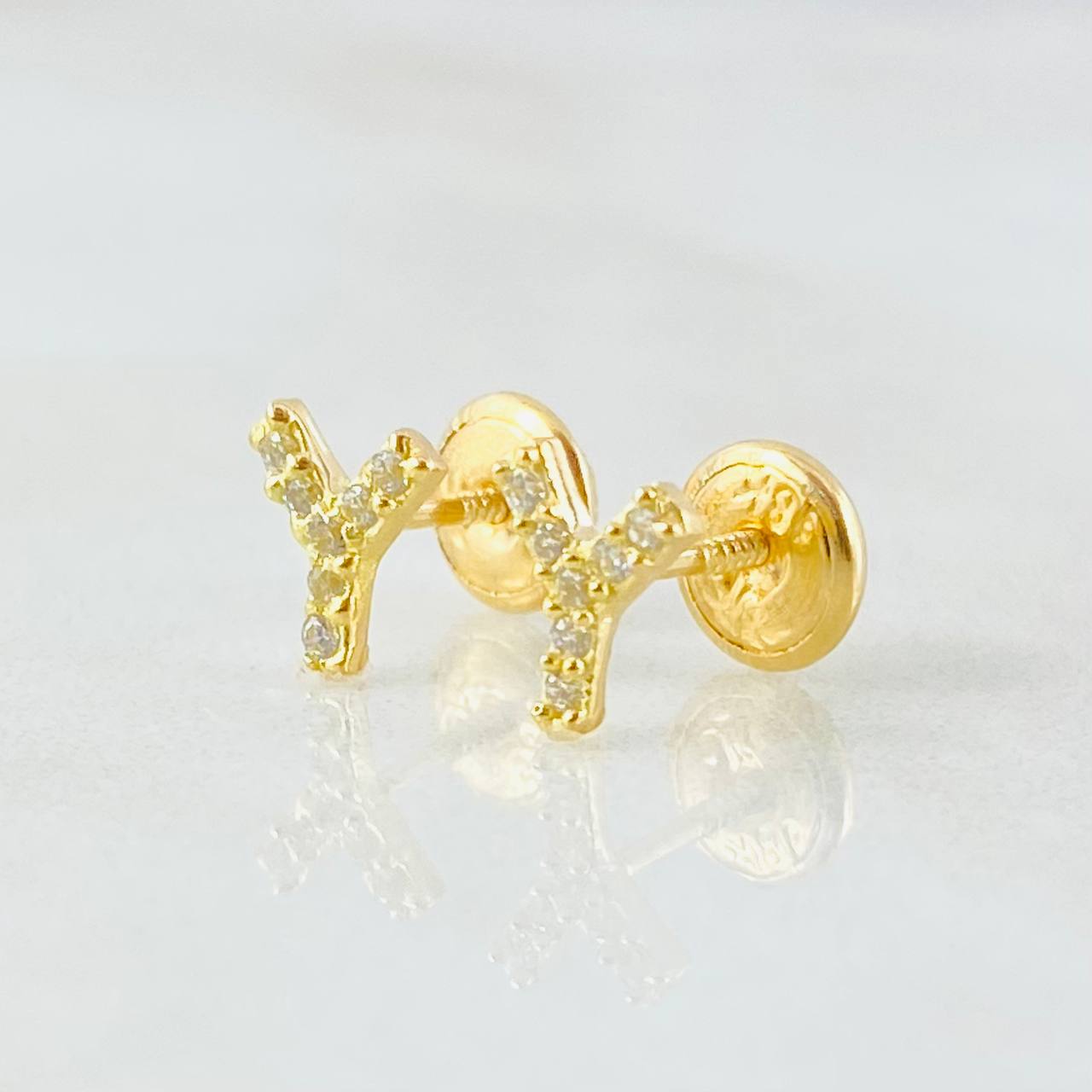 Topos Letra Y 0.7gr / 5mm Oro Amarillo 18K *