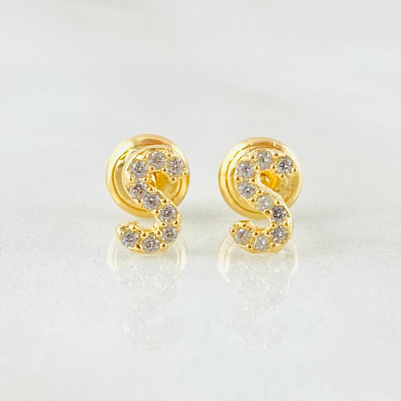 Topos Letra S 0.75gr / 4mm Oro Amarillo 18K ©