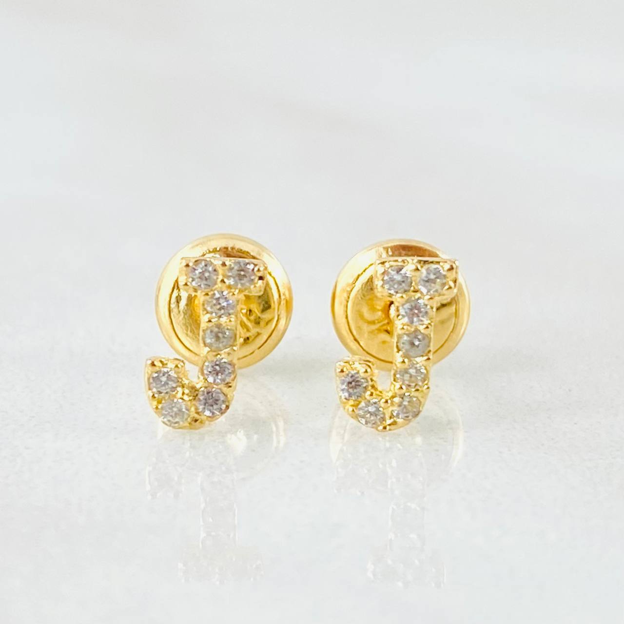 Topos Letra J 0.65gr / Oro Amarillo 18K