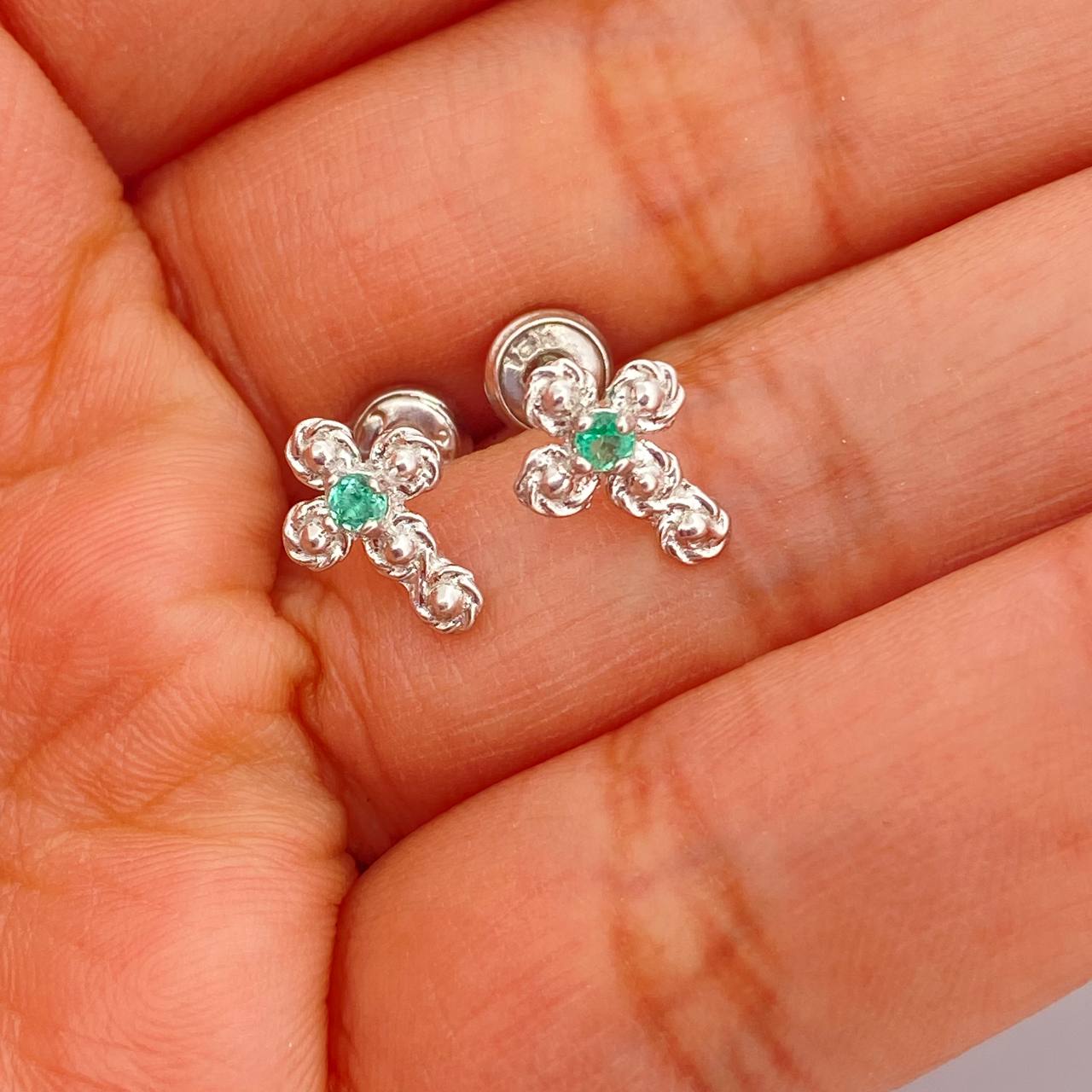 Topos Cruz Rosas Esmeralda 1.1gr / 7mm / Plata 925 %