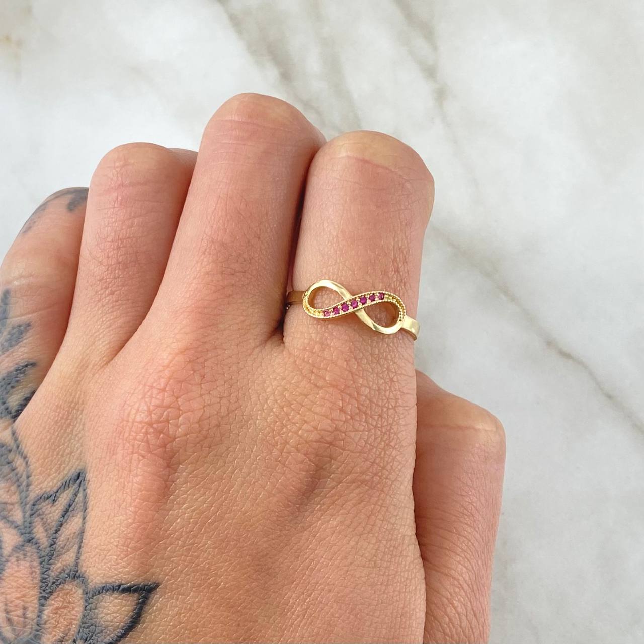 Anillo Infinito Parcial 1.6gr / T7 1/2 / Oro 18K -
